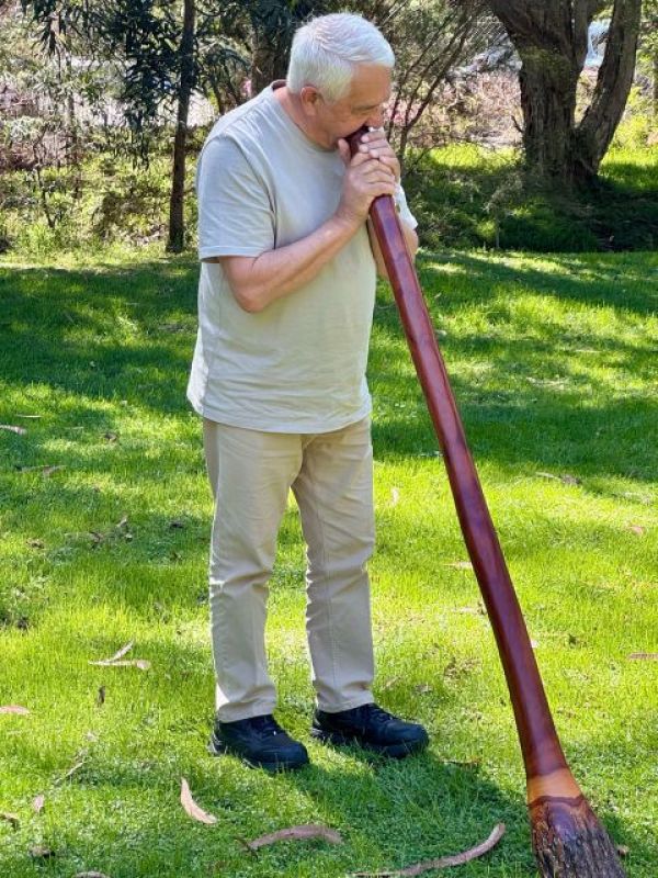 Murrindindi playing the yidaki