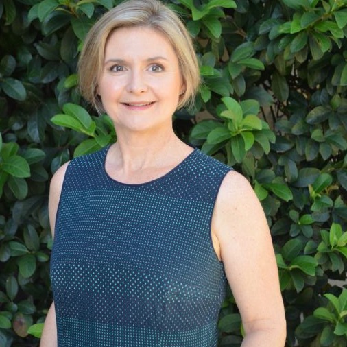 Dr Julie Arnold